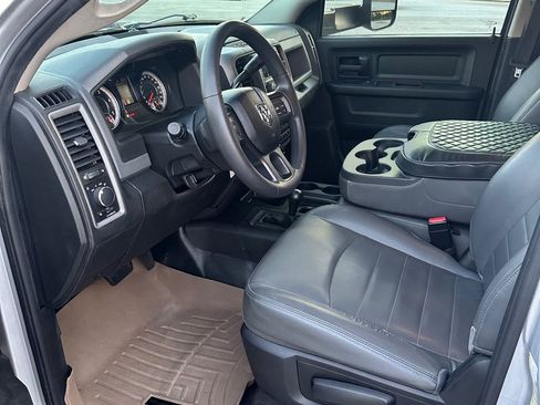 Used 2018 RAM 2500 Tradesman w/ Chrome Appearance Group AWD/4WD image 13