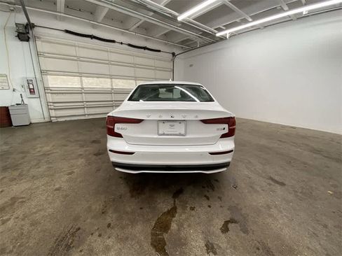 Used 2024 Volvo S60 B5 Plus image 5