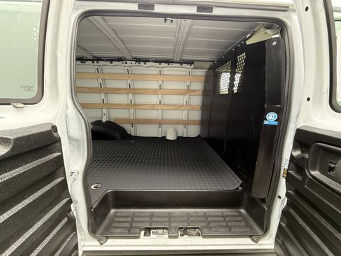 Used 2024 Chevrolet Express 2500 w/ Driver Convenience Package image 21