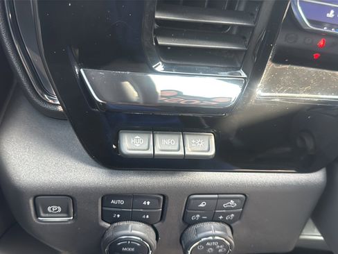 Used 2024 Chevrolet Silverado 1500 ZR2 w/ Technology Package image 31