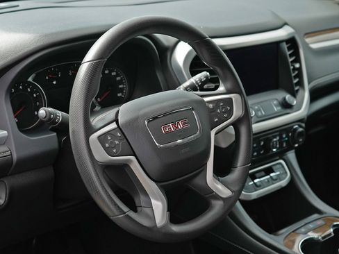 Used 2023 GMC Acadia SLE w/ Driver Convenience Package FWD image 14