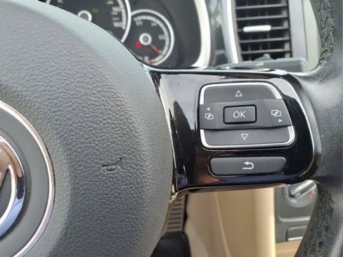 Used 2013 Volkswagen Beetle Turbo FWD image 20
