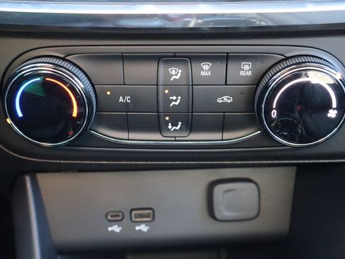 Used 2024 Buick Encore GX Preferred image 21