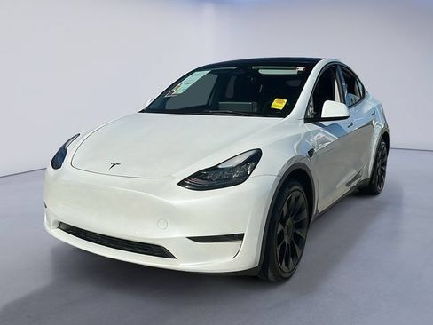 Used 2023 Tesla Model Y Long Range AWD/4WD image 1