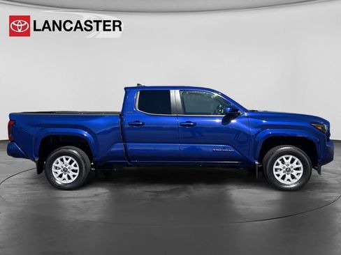 Certified 2025 Toyota Tacoma SR5 AWD/4WD image 8