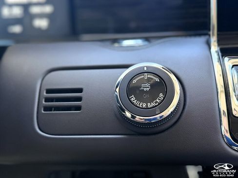 Used 2021 Lincoln Navigator Black Label w/ Cargo Convenience Package AWD/4WD image 15