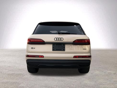 Used 2022 Audi Q7 Premium Plus image 8