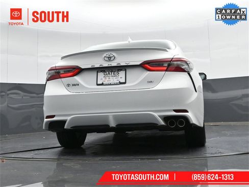 Used 2024 Toyota Camry SE image 32