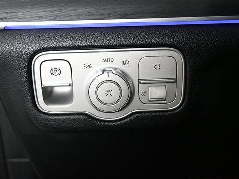 Certified 2025 Mercedes-Benz GLE 450 4MATIC image 9