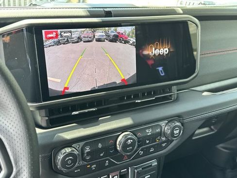 New 2026 Jeep Wrangler Unlimited Rubicon 392 w/ Quick Order Package 27X Moab AWD/4WD image 30