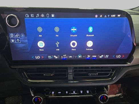 New 2025 Chevrolet Equinox EV RS w/ Convenience Package II FWD image 24