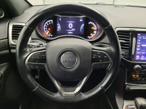 Used 2019 Jeep Grand Cherokee Laredo w/ Laredo X Package image 22