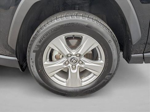 Used 2024 Toyota RAV4 XLE FWD image 22