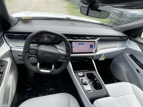 New 2026 Jeep Cherokee Limited AWD/4WD image 11