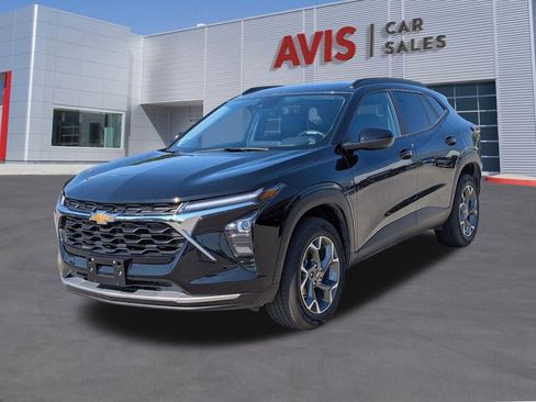 Used 2025 Chevrolet Trax LT w/ LT Convenience Package FWD image 1