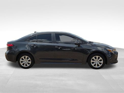 Used 2026 Toyota Corolla LE FWD image 5