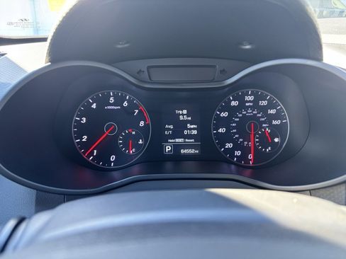 Used 2016 Hyundai Veloster Turbo image 3