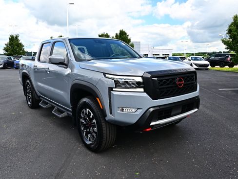 Certified 2024 Nissan Frontier PRO-4X w/ Technology Package AWD/4WD image 2