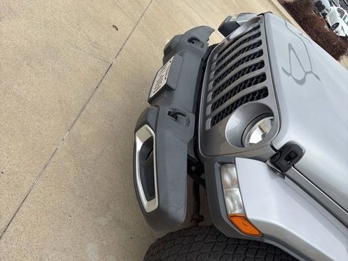 Used 2021 Jeep Gladiator Sport image 5