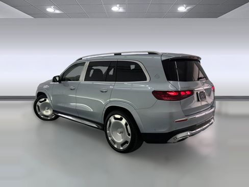 Used 2026 Mercedes-Benz Maybach GLS 600 4MATIC image 3