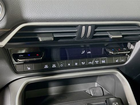 Used 2025 MAZDA CX-70 3.3 Turbo w/ Premium Package image 13