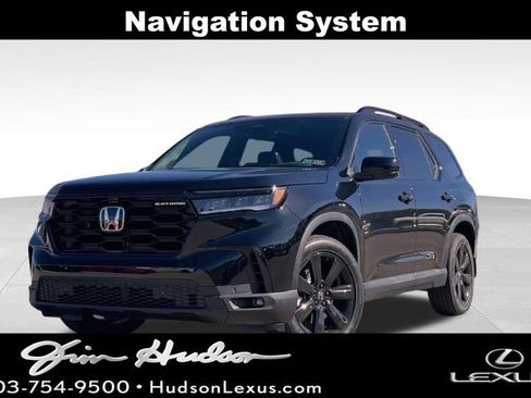 Used 2025 Honda Pilot Black Edition image 1