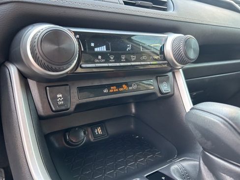 Used 2025 Toyota RAV4 LE image 23