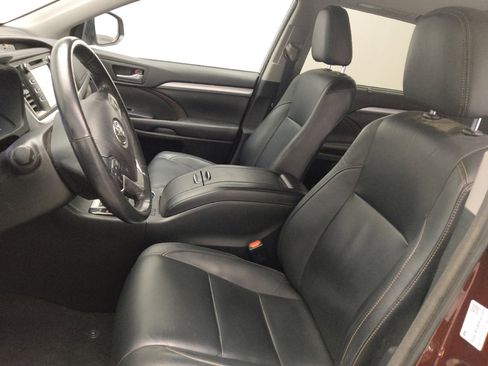 Used 2017 Toyota Highlander XLE image 17