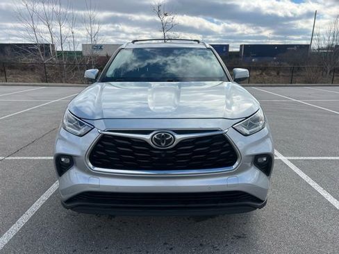 Used 2020 Toyota Highlander Limited image 2