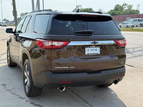 Used 2020 Chevrolet Traverse LT w/ LT Premium Package AWD/4WD image 9