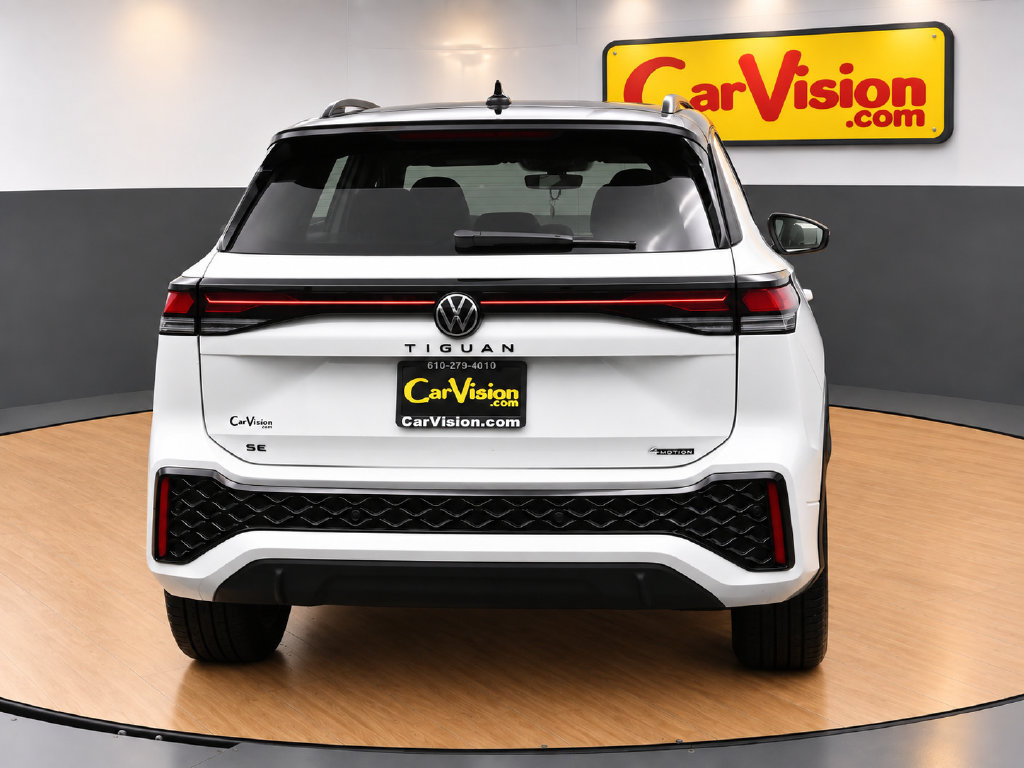 Used 2025 Volkswagen Tiguan SE R-Line AWD/4WD image 5