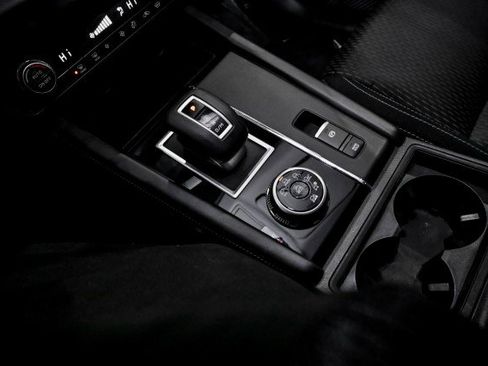 Used 2024 Mitsubishi Outlander ES image 30