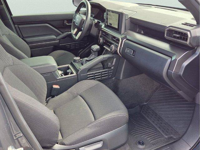Used 2025 Toyota 4Runner SR5 AWD/4WD image 19