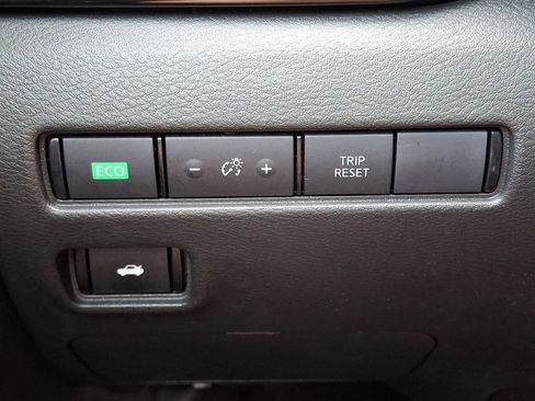 Used 2024 Nissan Sentra SV image 24