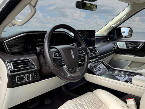 Used 2022 Lincoln Navigator Black Label AWD/4WD image 17