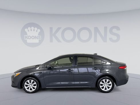 Used 2024 Toyota Corolla LE FWD image 2