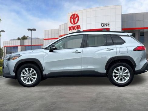 Certified 2025 Toyota Corolla Cross LE image 9