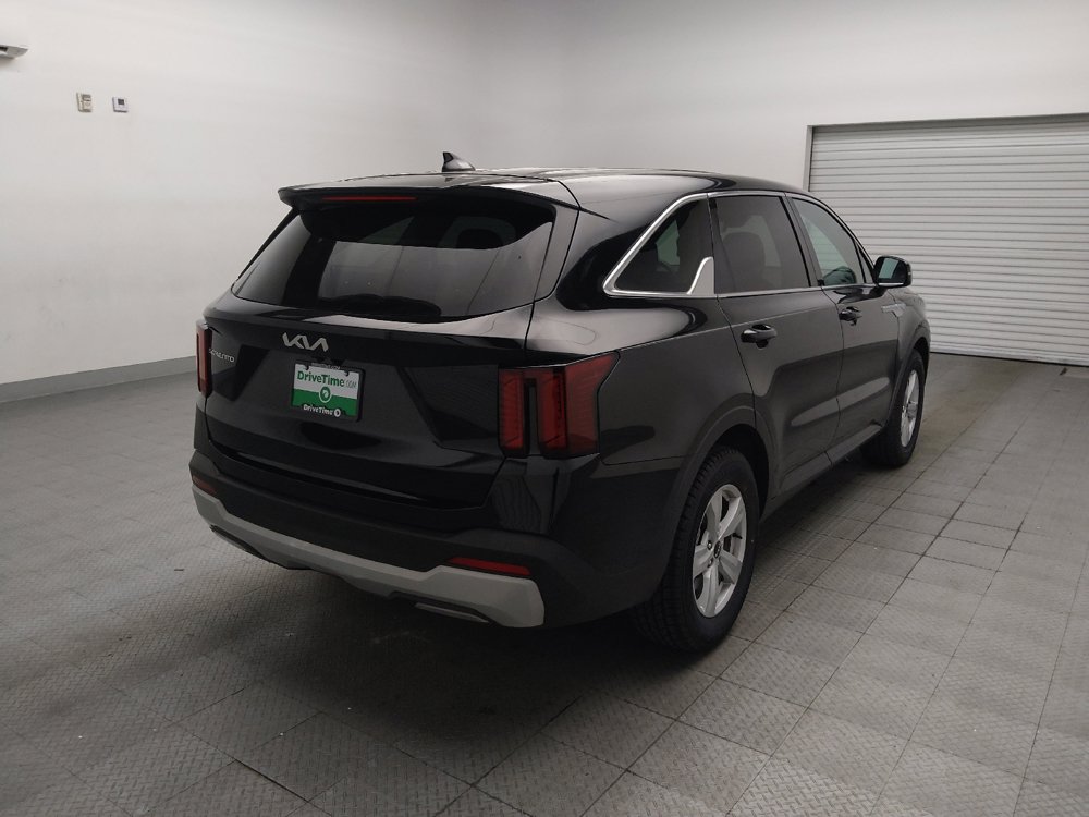 Used 2024 Kia Sorento LX FWD image 9