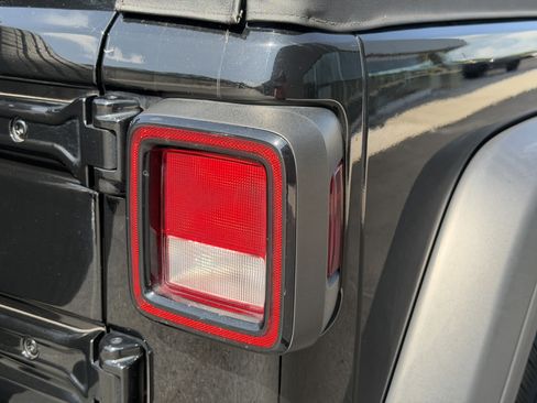 Used 2020 Jeep Wrangler Sport AWD/4WD image 14