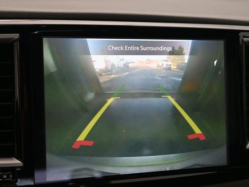 Used 2024 Chrysler Pacifica Touring-L FWD image 30