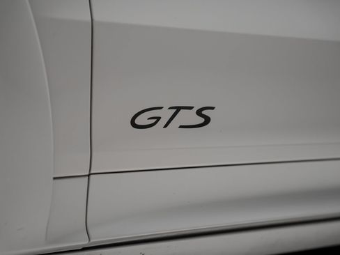 Used 2022 Porsche Cayenne GTS AWD/4WD image 23