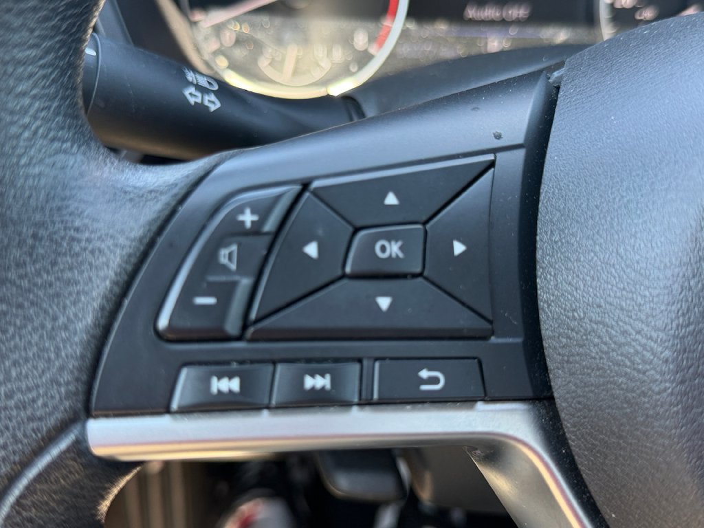 Used 2025 Nissan Altima 2.5 SV FWD image 25