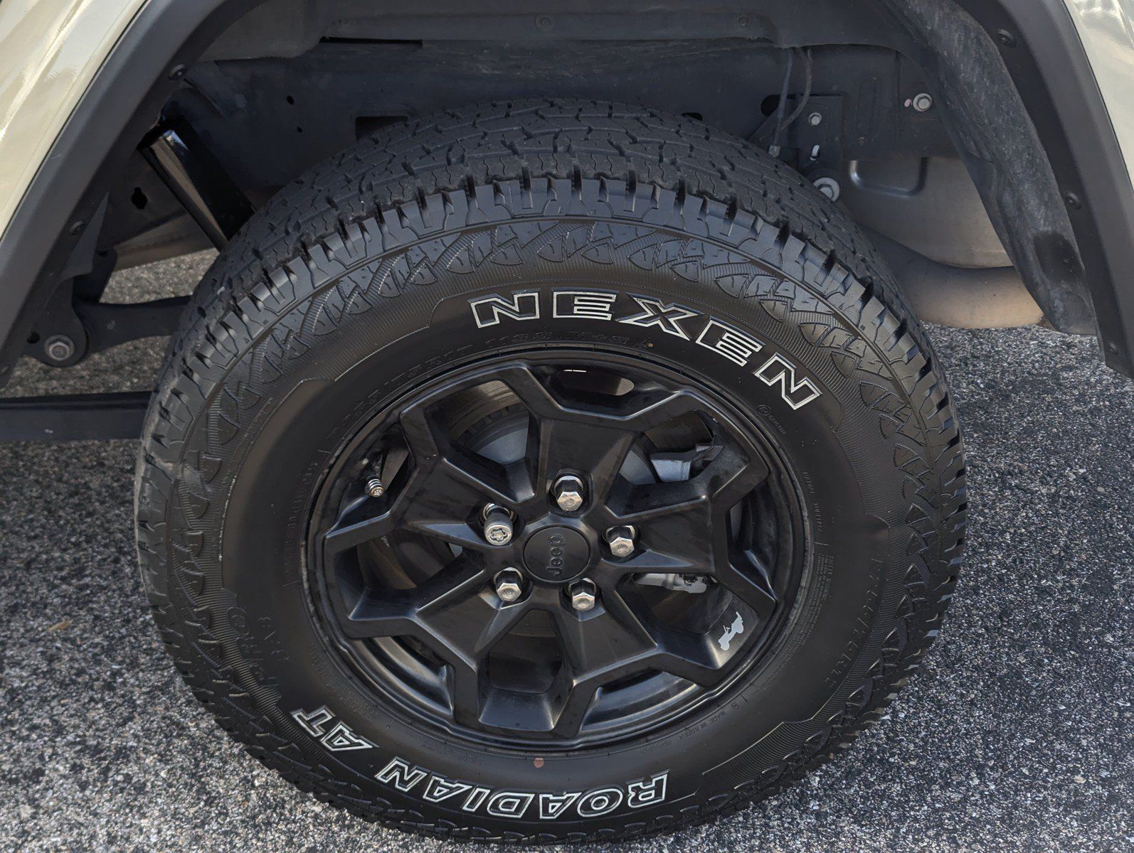 Used 2022 Jeep Gladiator Sport AWD/4WD image 8