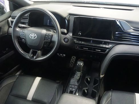 Used 2025 Toyota Camry SE FWD image 24