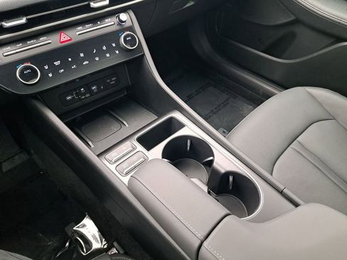 Used 2025 Hyundai Sonata Limited image 29