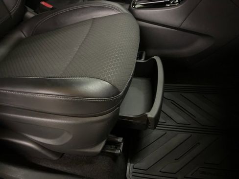 Used 2022 Buick Encore Preferred image 31