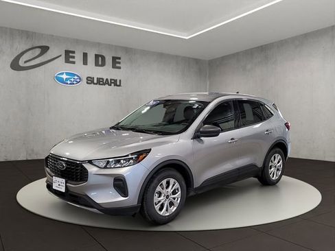 Used 2024 Ford Escape Active FWD image 2