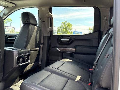 Used 2021 Chevrolet Silverado 1500 LTZ w/ LTZ Premium Package AWD/4WD image 17