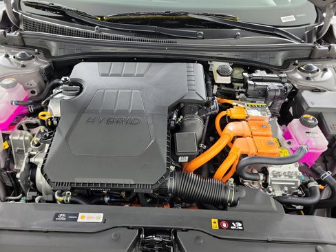 New 2025 Hyundai Elantra Limited image 34