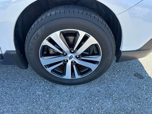 Used 2018 Subaru Outback 2.5i Limited image 4